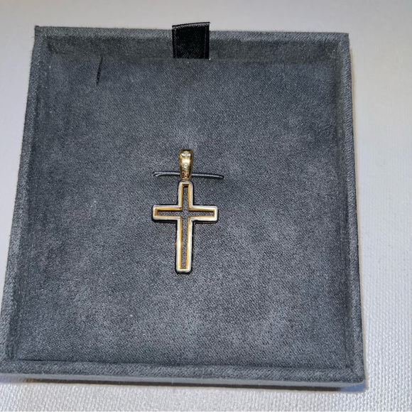 DAVID YURMAN Forged Carbon Cross Pendant - Picture 3 of 15
